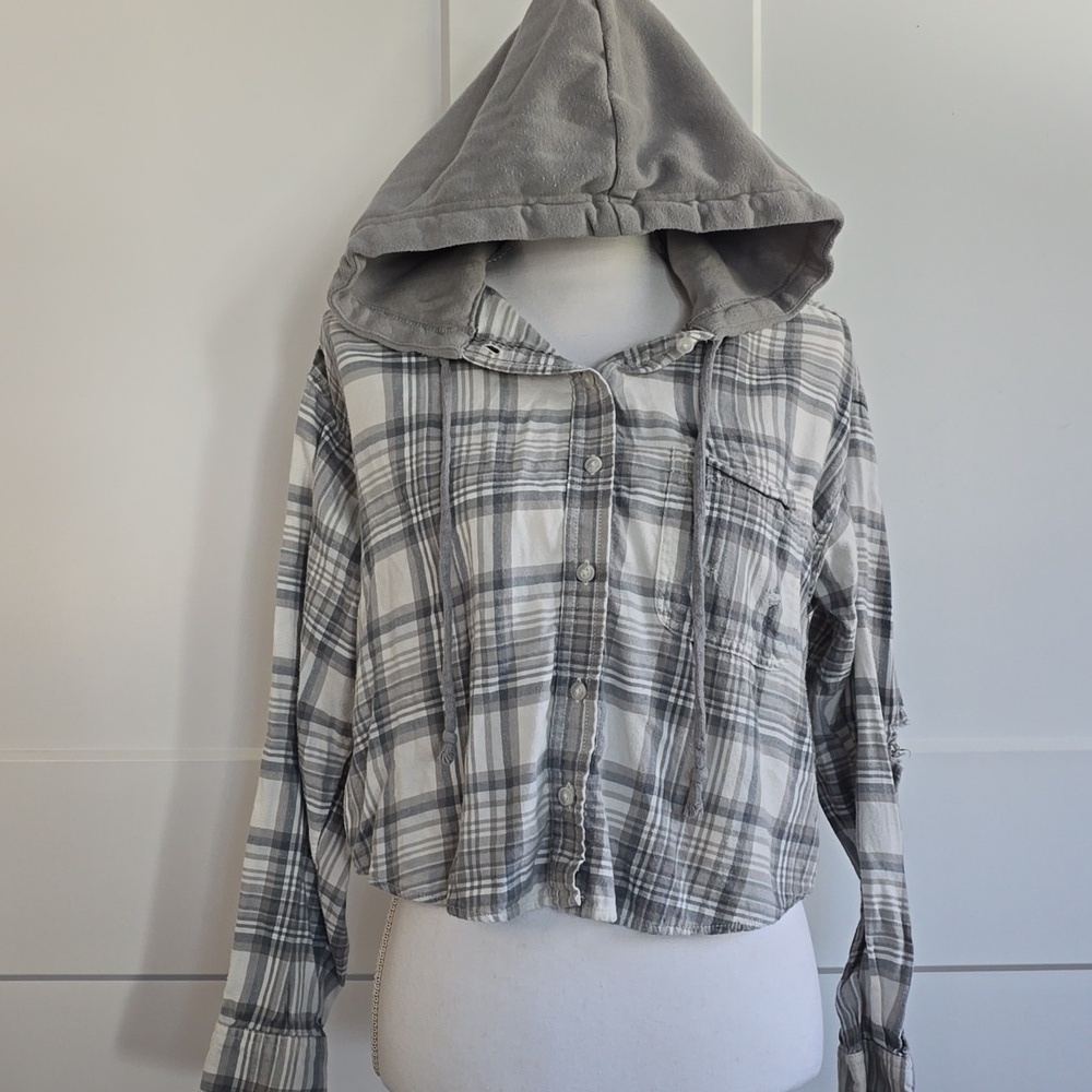 American Eagle Outfitters Gray and White Plaid Button-Down Shirt